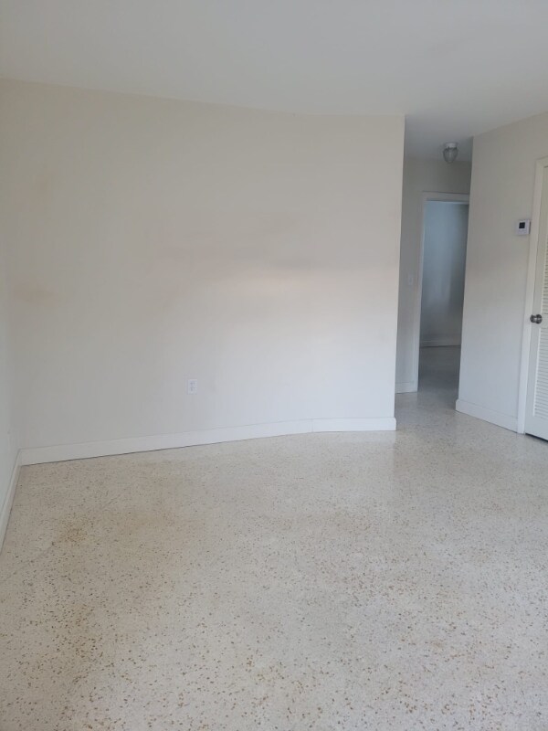 Foto del edificio - 630 W 17th St