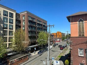 Building Photo - 1510 14th Ave