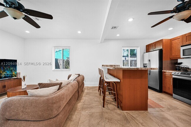 Foto del edificio - 1328 N Andrews Ave