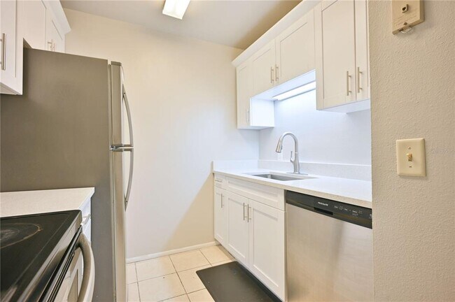 Foto del edificio - 14325 Hanging Moss Cir