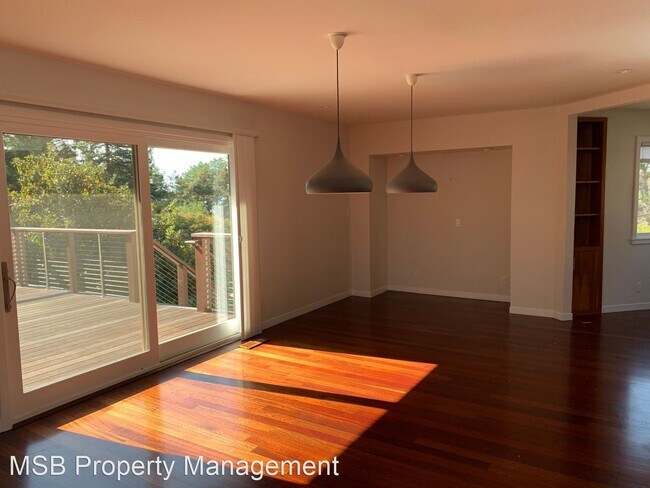 Building Photo - 6 br, 3.5 bath House - 5799 Balmoral Drive