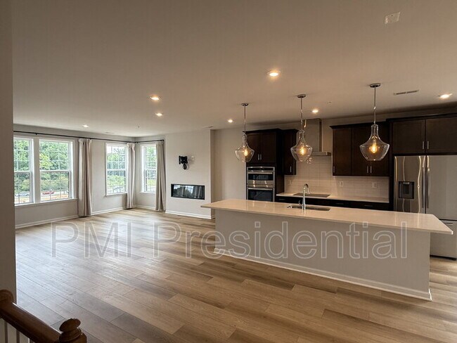 Building Photo - 244 Brattice Dr