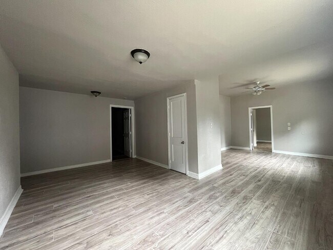 Photo - 1309 Keats St Apartment