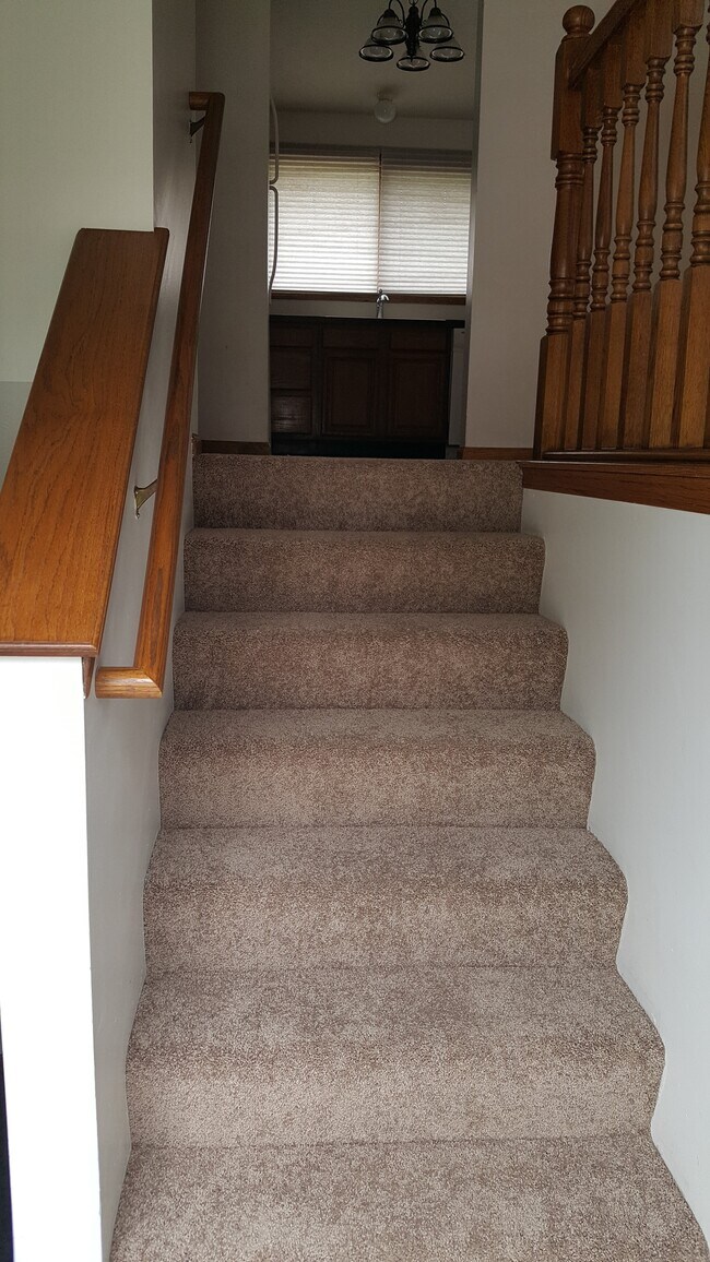Split Foyer - 5100 S 78th St