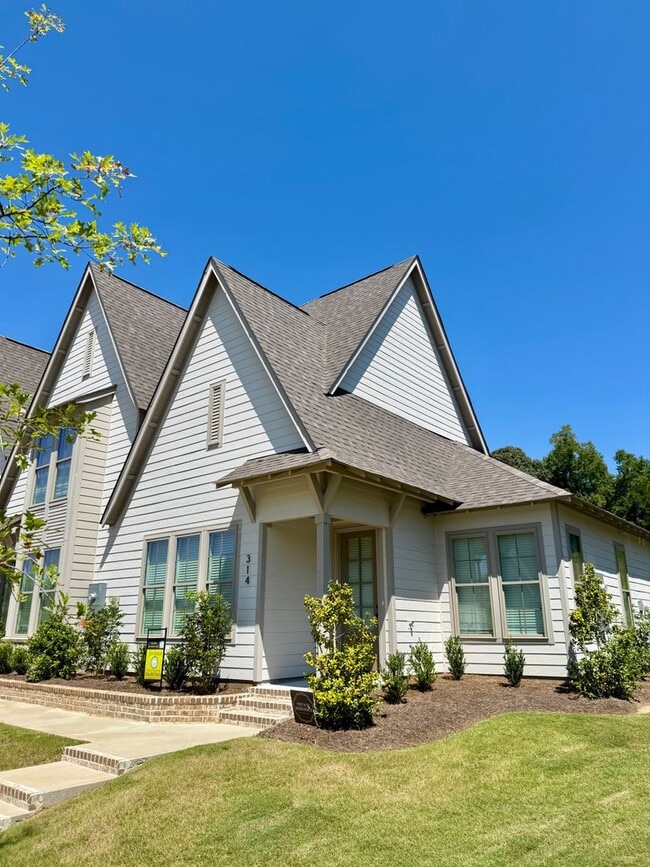 Building Photo - Northgate Townhome - Auburn