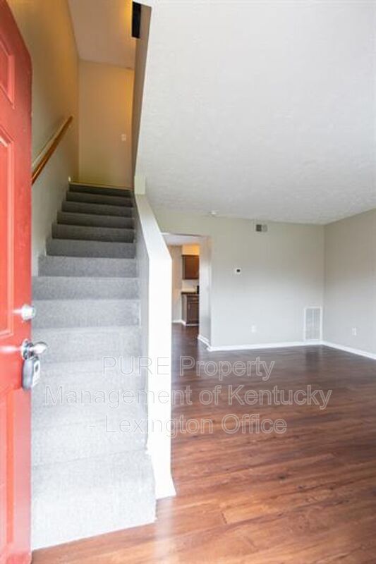 Building Photo - 209 Landings Dr