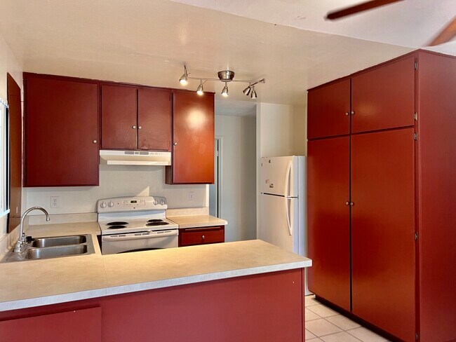 Building Photo - 5422 Adobe Falls Rd