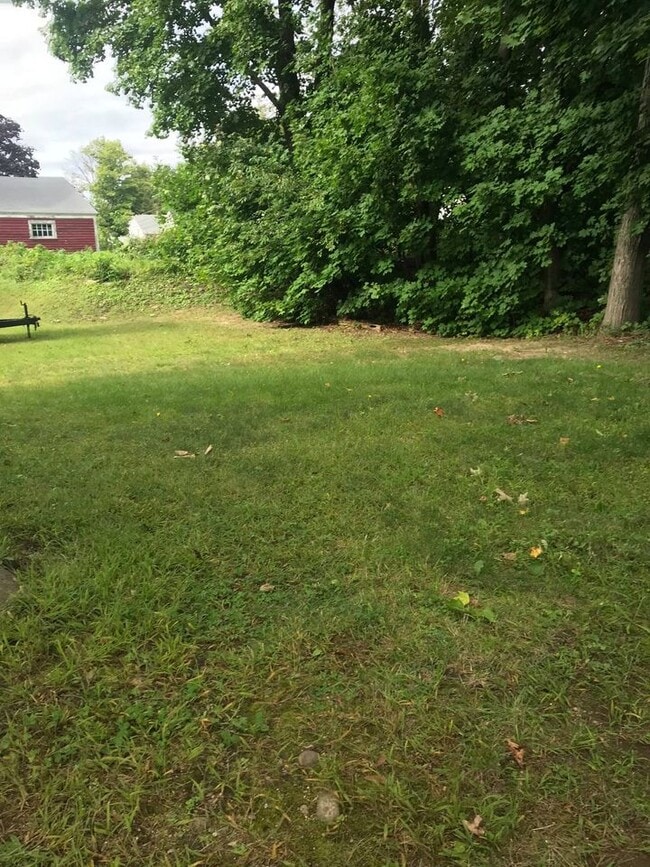 Building Photo - 502 Main St