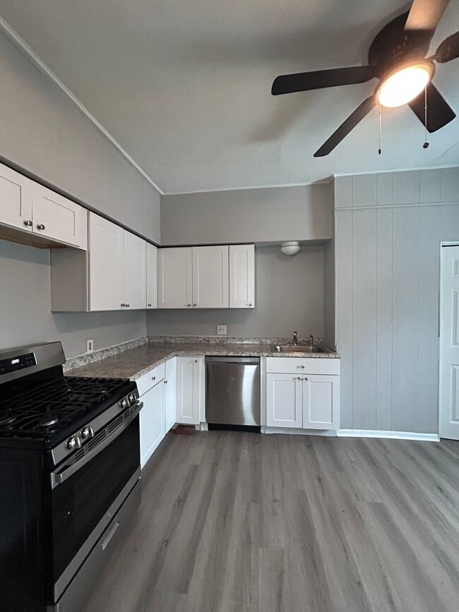 Building Photo - vin4033