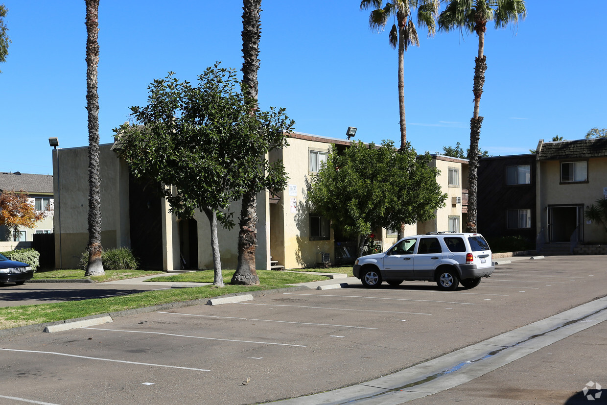 Primary Photo - Sunshine Gardens