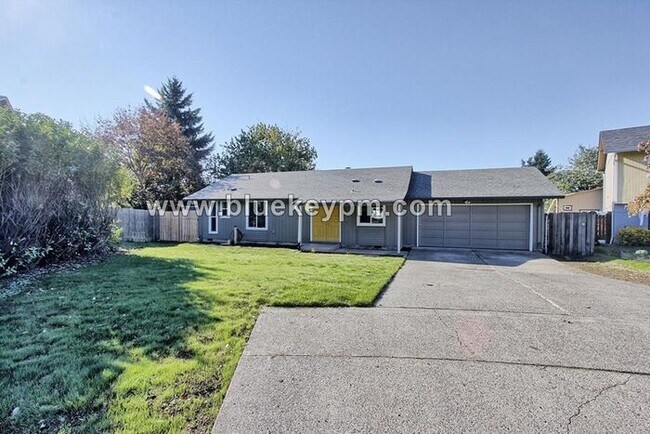 Foto del edificio - 2 Bed, 2 Bath Home with Large Fully Fenced...