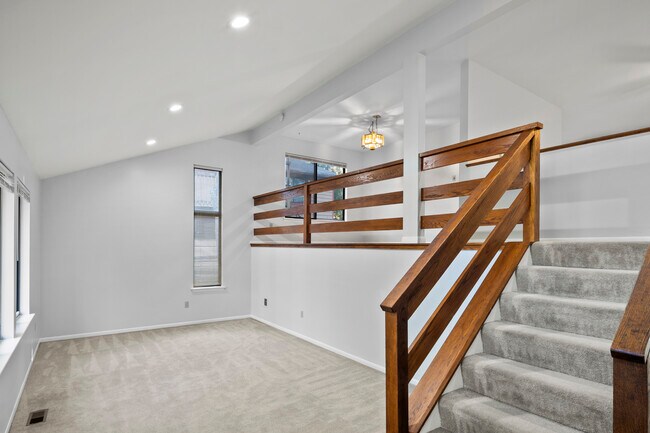 Building Photo - 8853 Blue Sea Dr