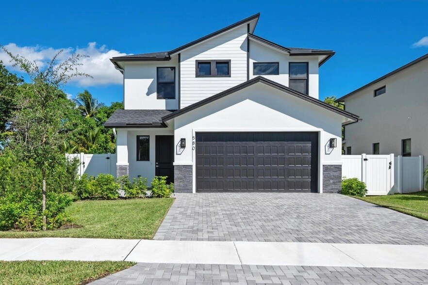 Foto principal - 580 Lucky Ln