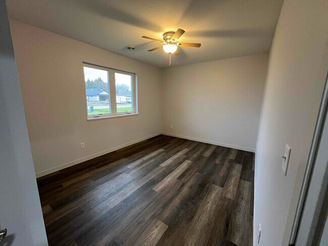 Foto del edificio - 2303 Lake Ave