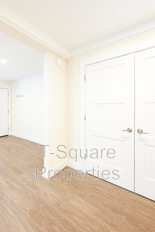 Building Photo - 325 5th Ave S