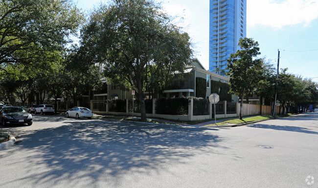 Primary Photo - Oak Lane Condominiums