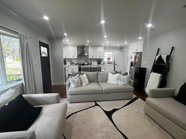 Foto del edificio - 1052 Grand St