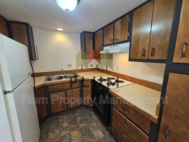 Building Photo - 200 Eddy Ave