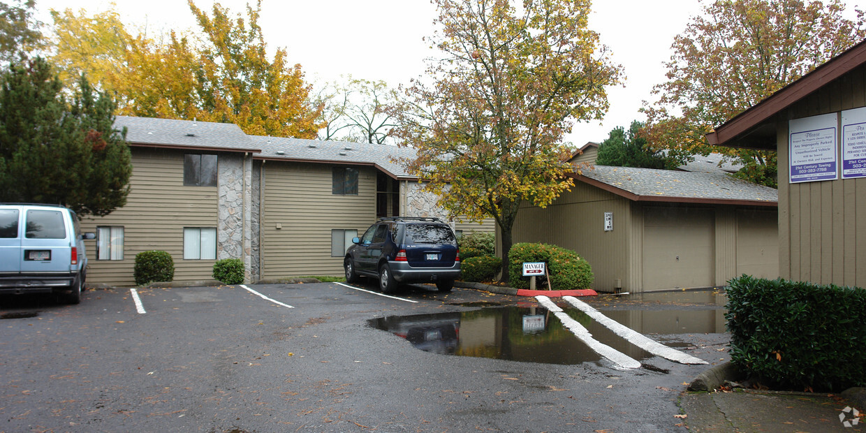 Foto principal - The Valley Woods Apartments