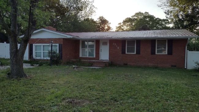 Building Photo - 2710 Brinkley Dr