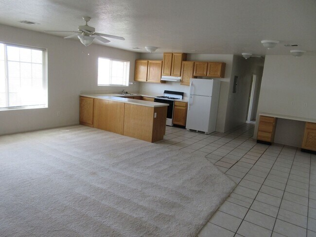 Foto del edificio - Move-In Discount -- 2 bedroom - 2 bath With Garage!