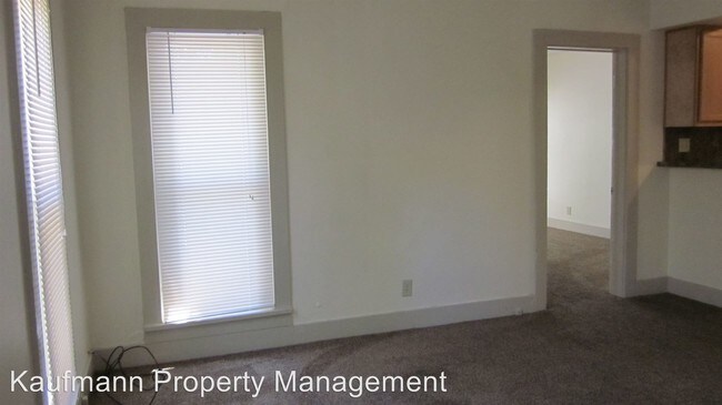 Foto del edificio - 1240 Huestis Ave