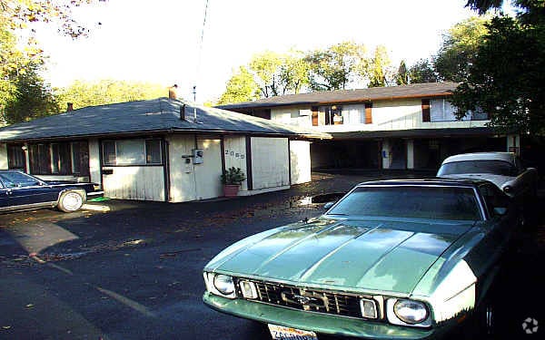 Primary Photo - 2089 Solano Way