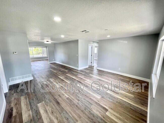 Building Photo - 162 Ott Cir