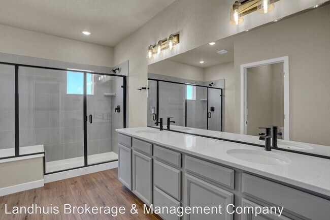 Building Photo - 3 br, 2 bath House - 823 E Maybell Dr