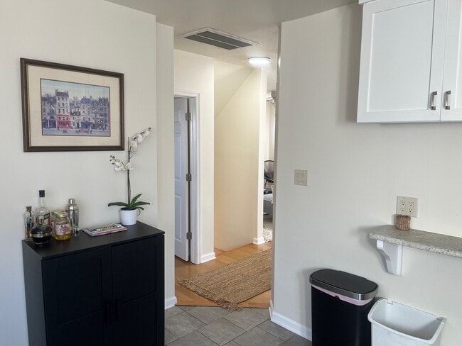 Building Photo - 106 Dallas Rd