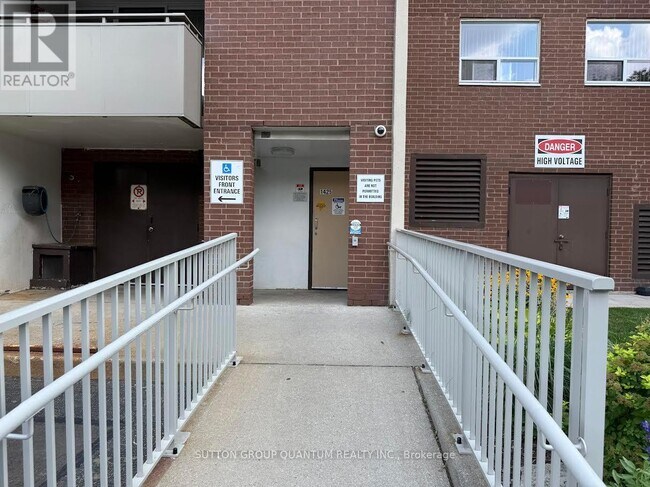 Photo du bâtiment - 1425-1425 Ghent Ave