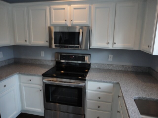 Building Photo - 125 Medford Cir