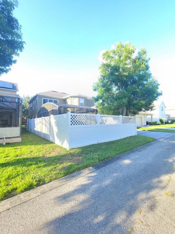 Foto del edificio - 12748 Bideford Ave