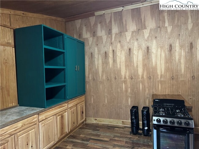 Building Photo - 10882 NC-105