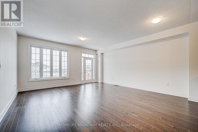 Photo du bâtiment - 30 Tremoy Rd