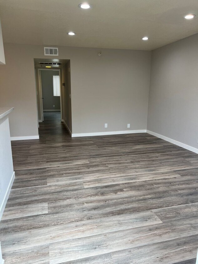 Foto principal - 319 Concord St