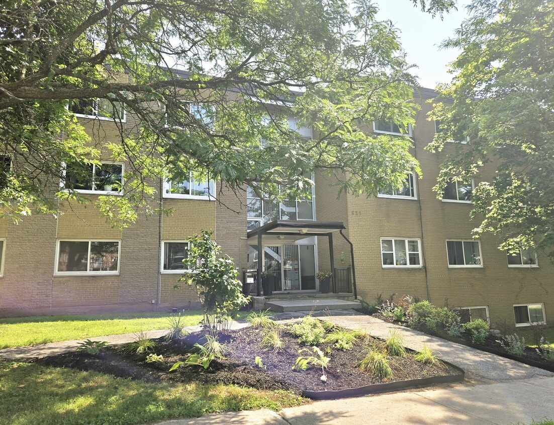 Building Photo - 621 Cummings Avenue