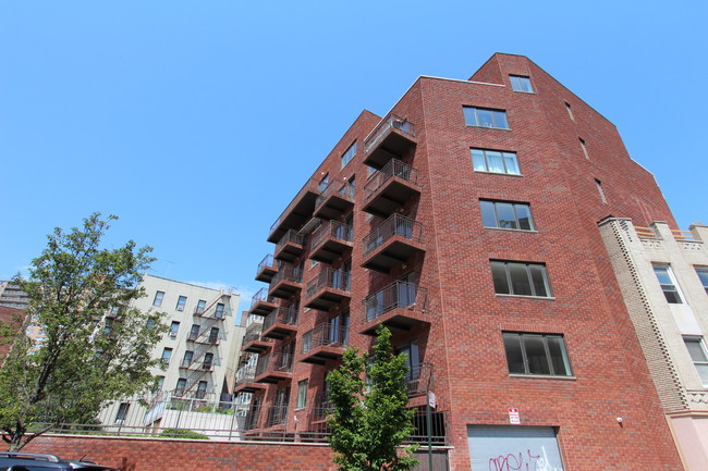 Building Photo - 380 Neptune Ave