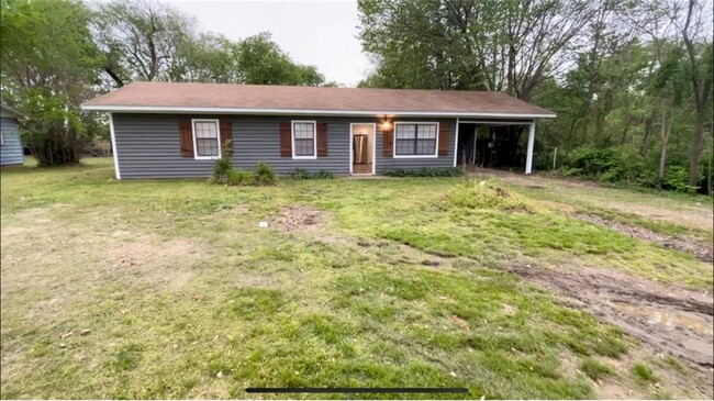 Building Photo - 340 N Double Springs Rd