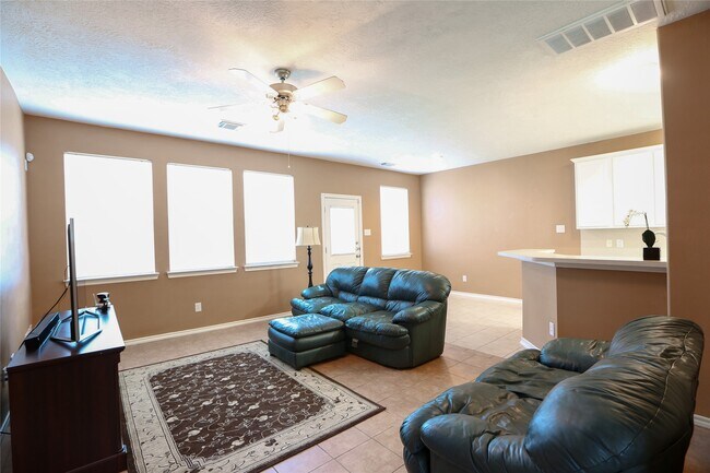 Foto del edificio - 17511 Bering Bridge Ln