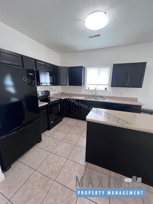 Foto del edificio - 389 White River Dr