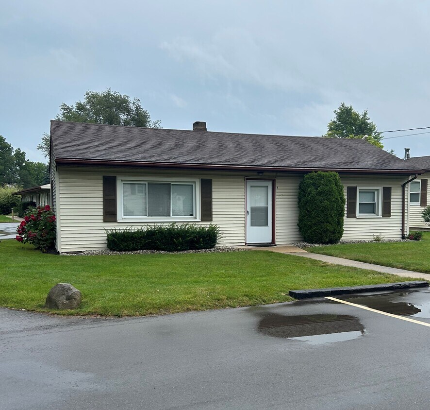 3464 W Shiawassee Ave Unit 4, Fenton, MI 48430 Apartments in Fenton, MI