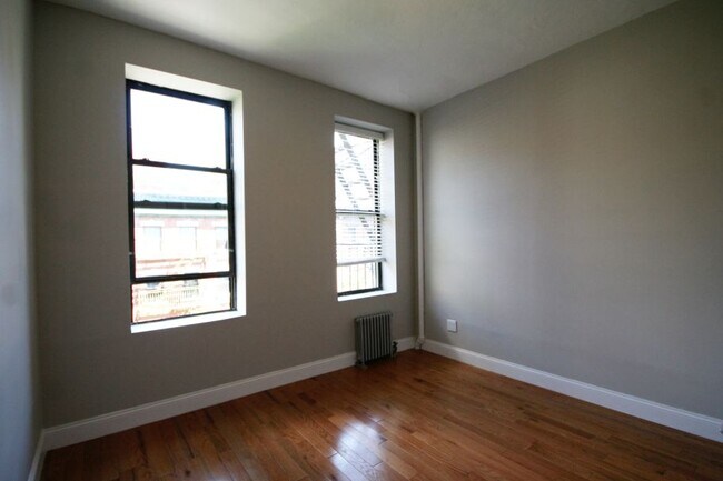 Foto del edificio - 622 E 11th St