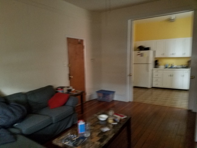 Building Photo - 162 Sumac St