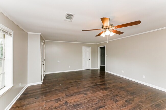 Foto del edificio - 658 Partridge Ln