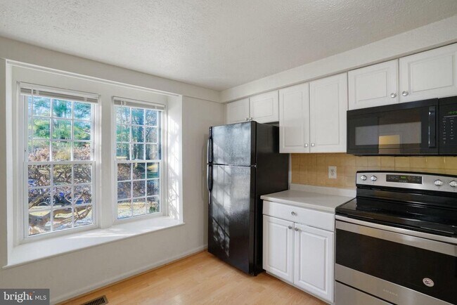 Foto del edificio - 6515 Field Master Dr