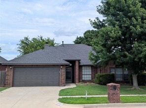 Building Photo - 517 SW 156th St