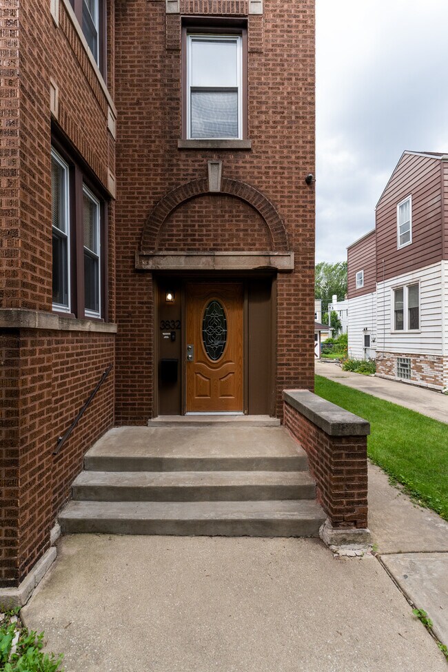 Building Photo - 3832 N Monticello Ave