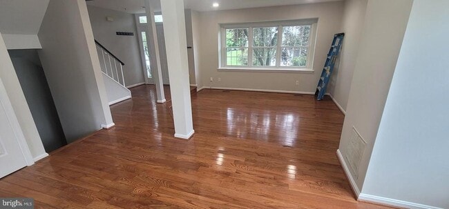 Building Photo - 8413 Meadow Green Way