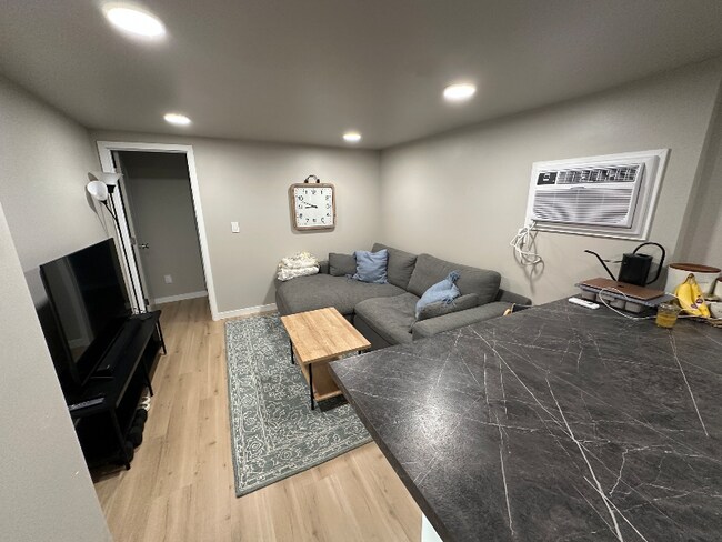 Foto del edificio - 120 S University Dr